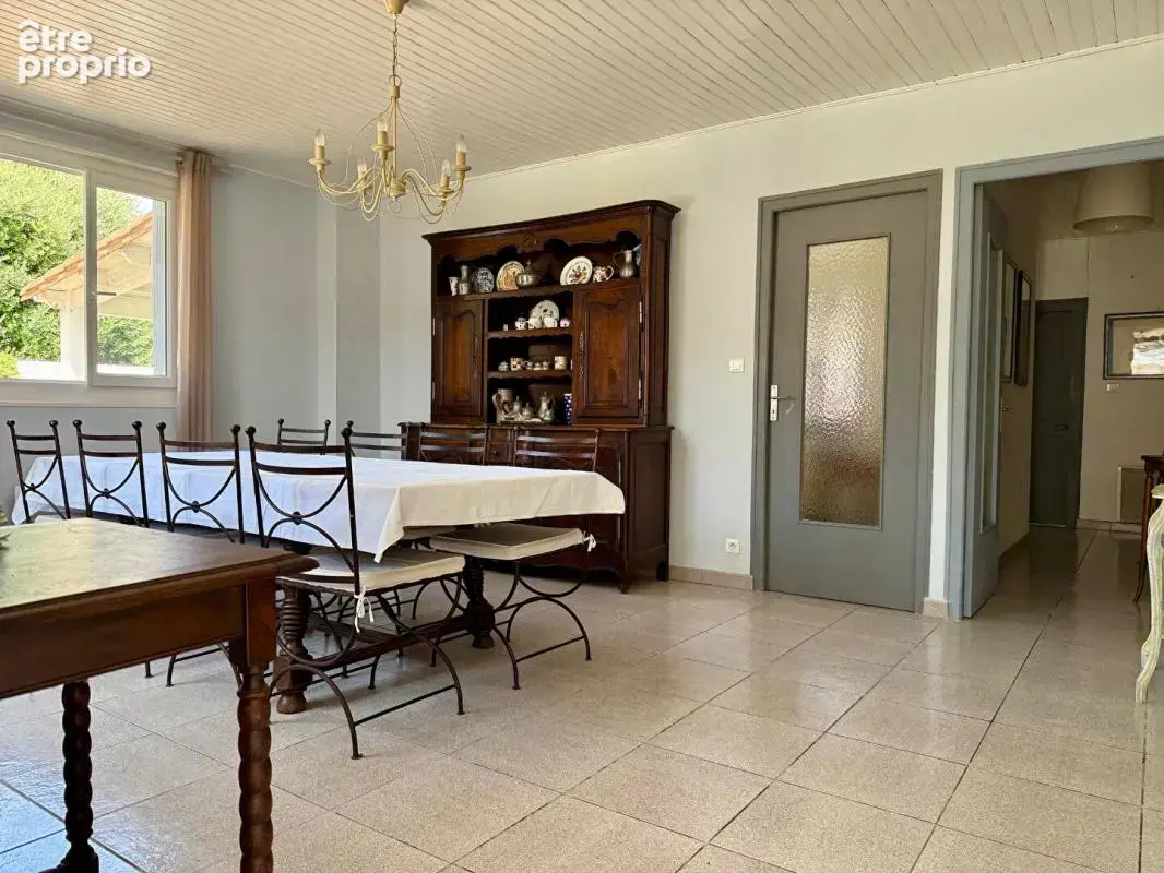 Maison au coeur du village de LOIX à 5 min de l'océan - 5 pièces de 121 m2 - photo 9