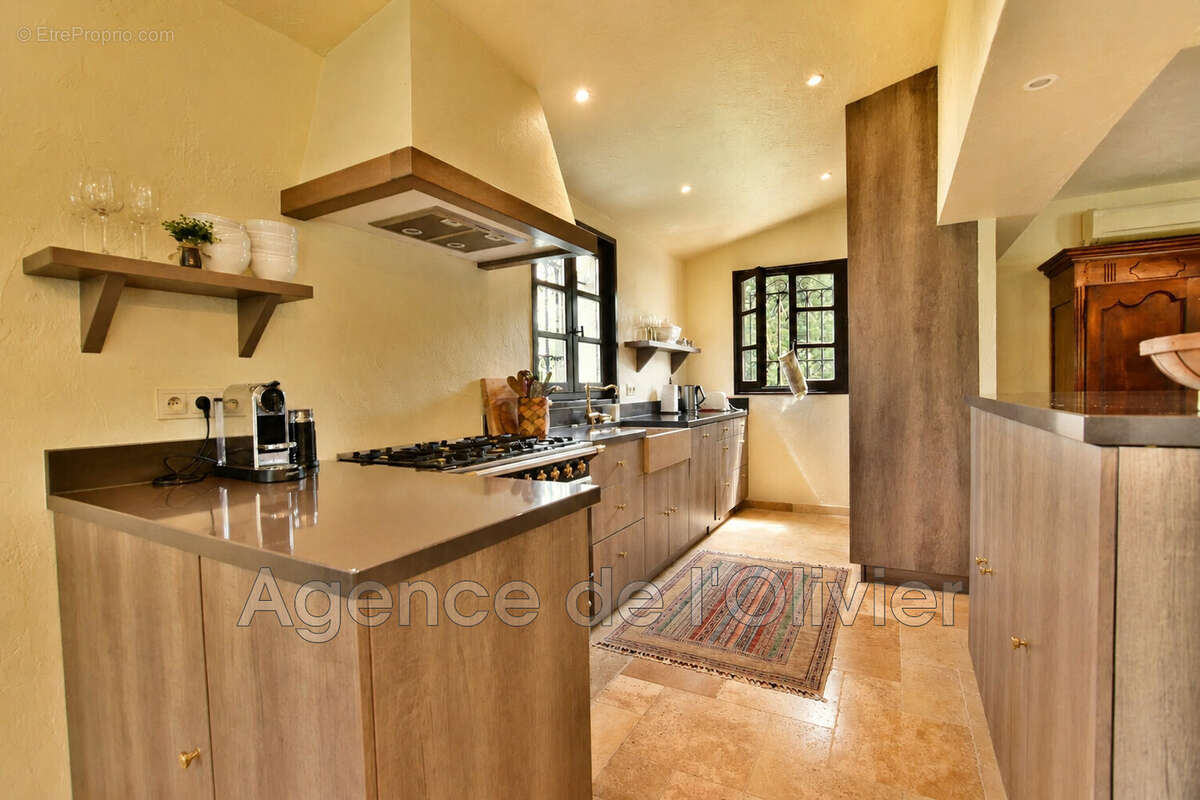 Maison 153 m² à Valbonne  - photo 8