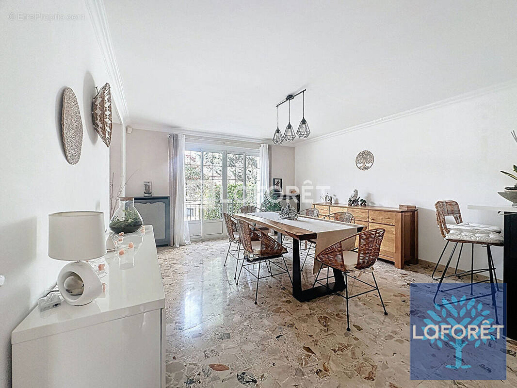 Maison à VIGNEUX-SUR-SEINE