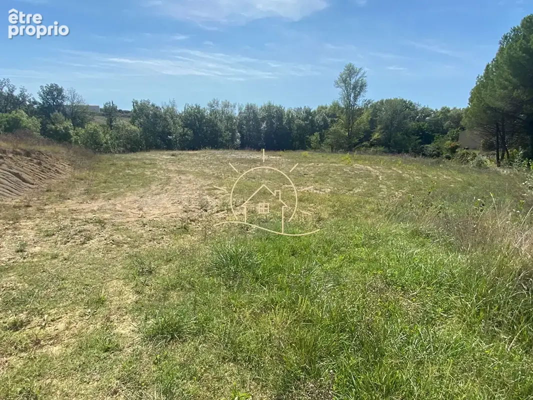 Terrain constructible dans un superbe environnement - photo 2