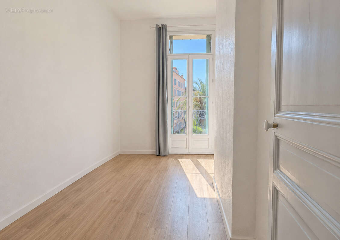Appartement à HYERES