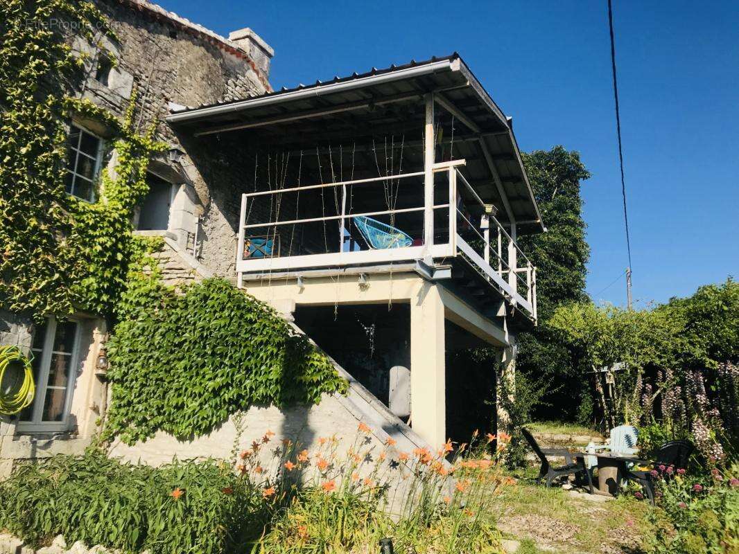 Rare! Un coin de paradis à BRIE , maison en pierre, unique - photo 13