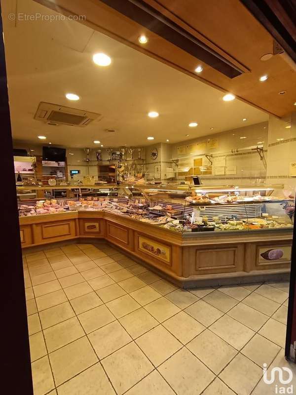 Photo 2 - Commerce à LIVRY-GARGAN