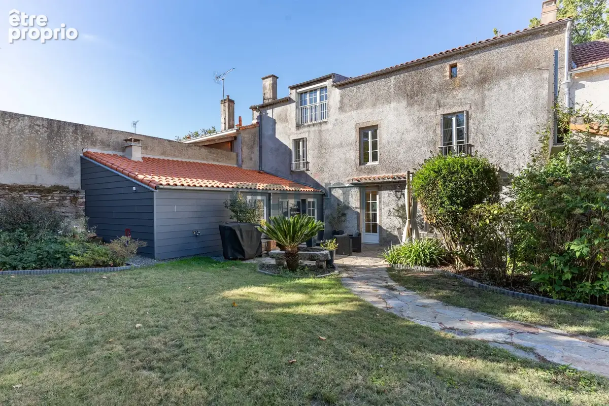 Photo Maison à Montaigu au prix de 611 325€