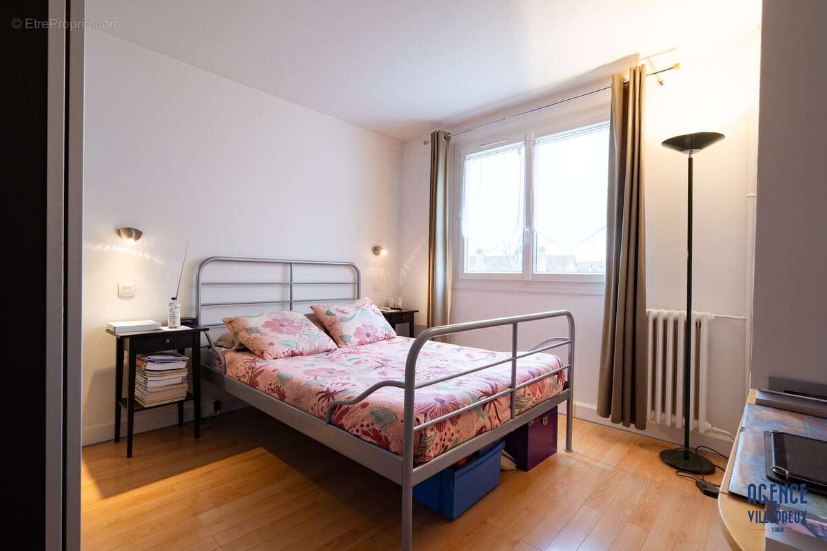 Appartement à LES CLAYES-SOUS-BOIS