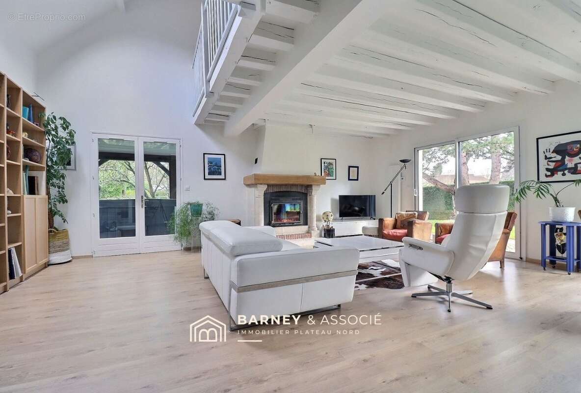 Maison à MONT-SAINT-AIGNAN