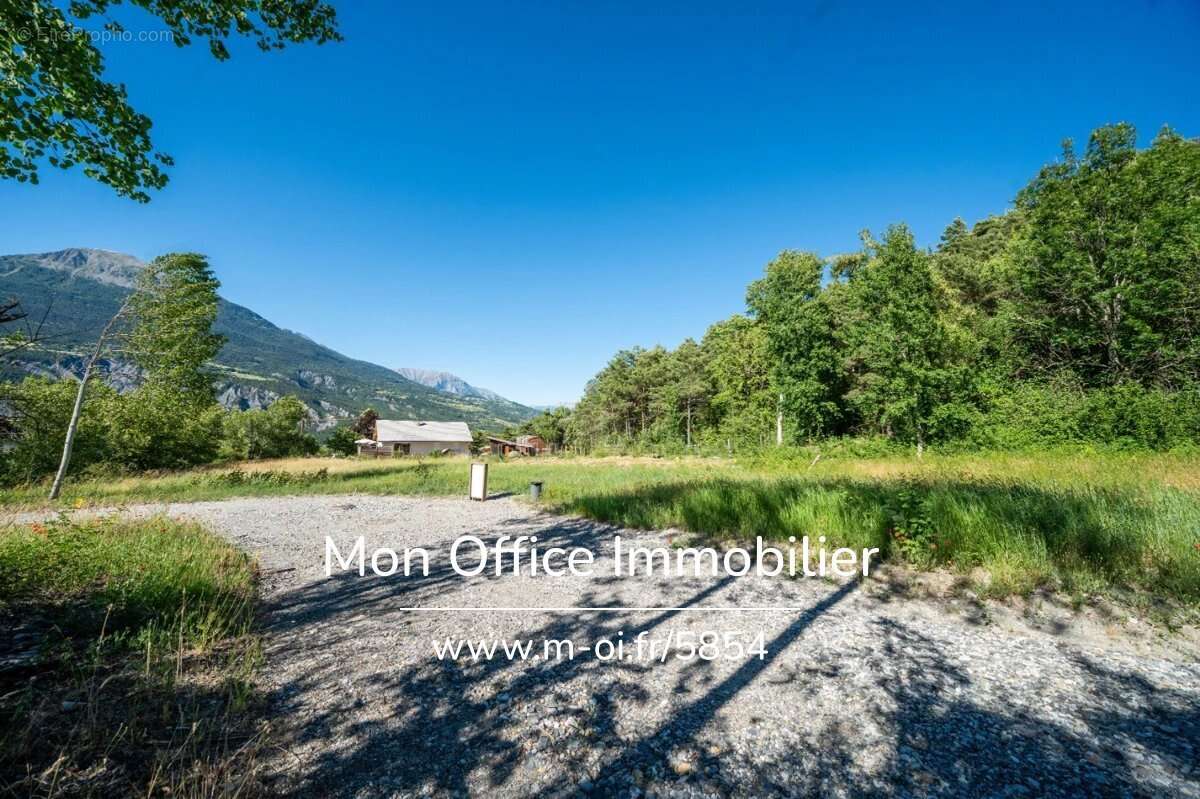 Référence : 5854-MTE - Terrain constructible de 621 m2 - photo 5