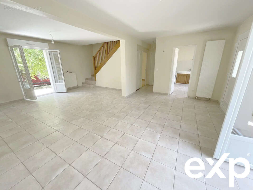 Maison à SAINT-JULIEN-LES-VILLAS