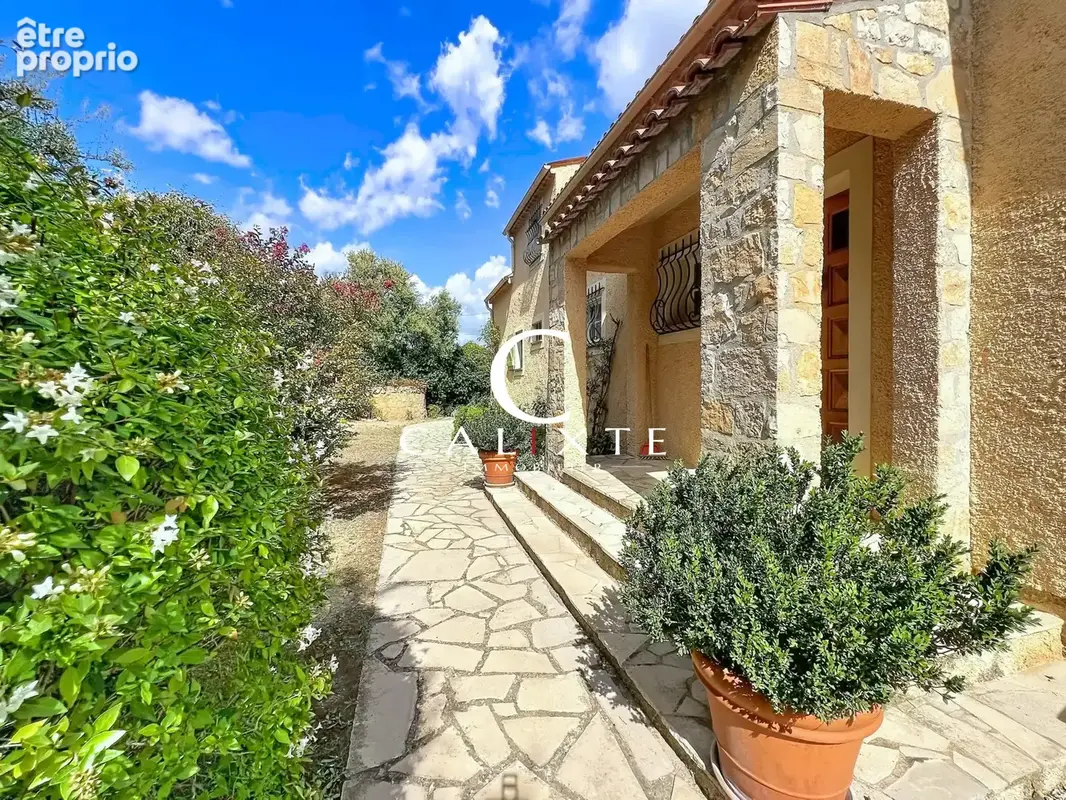 Maison 5 pièces 130 m² à vendre à Tourrettes (83440) - photo 6