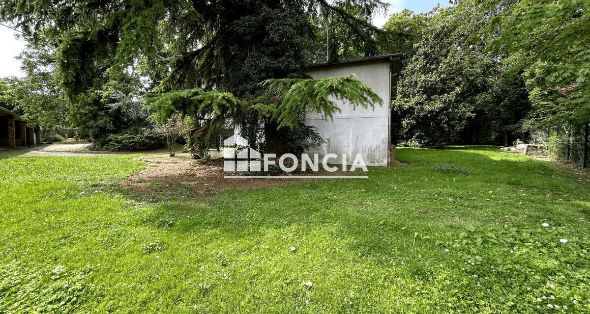 Maison à FONTENAY-LE-VICOMTE