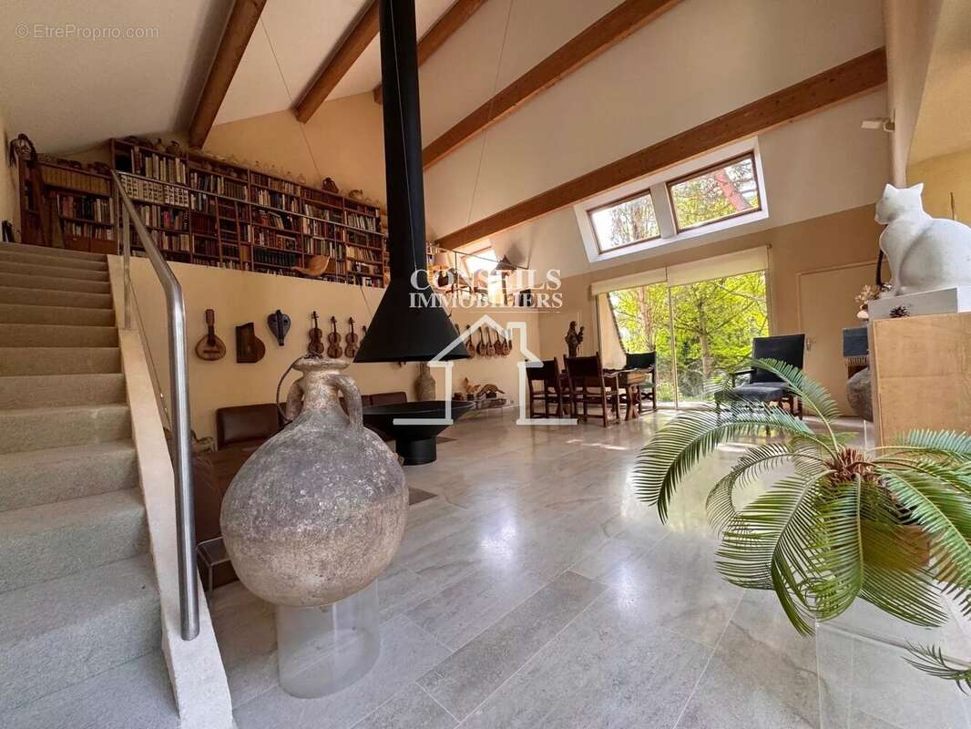 Maison à SAINT-JULIEN-DU-SAULT