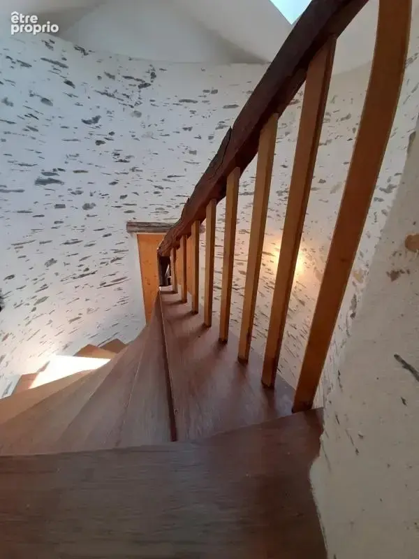 Immeuble actuellement Hotel/Restaurant rénové - photo 8