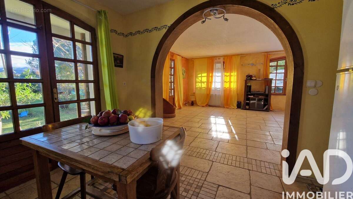 Maison 185 m² à Salignac  - photo 5