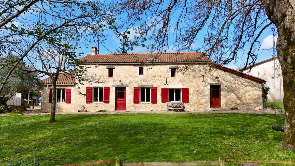Maison à VELINES