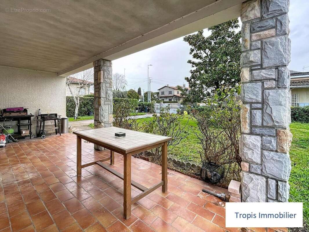   - Maison à PORTET-SUR-GARONNE