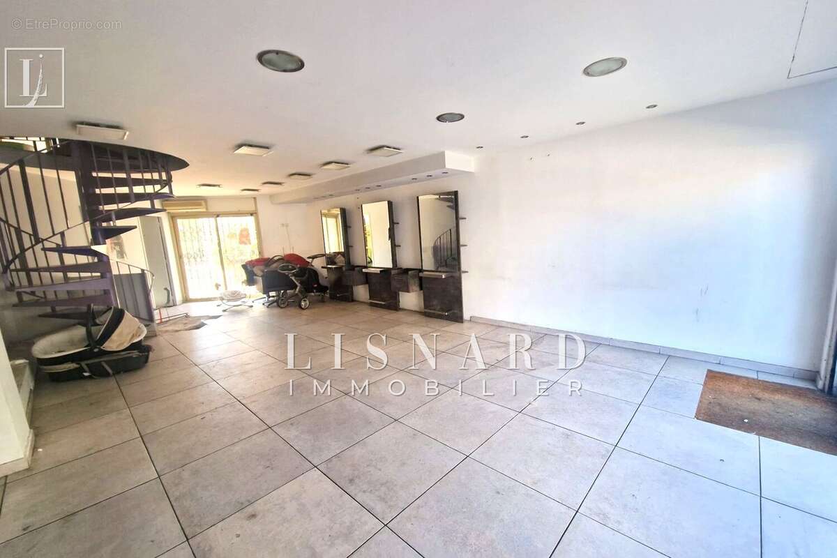 Commerce 70 m² à Vallauris  - photo 3