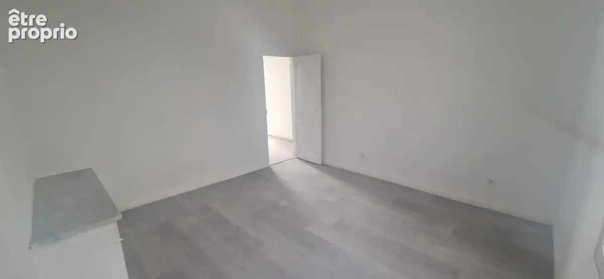 Appartement T4 divisible de 72 m2 + balcon - photo 7