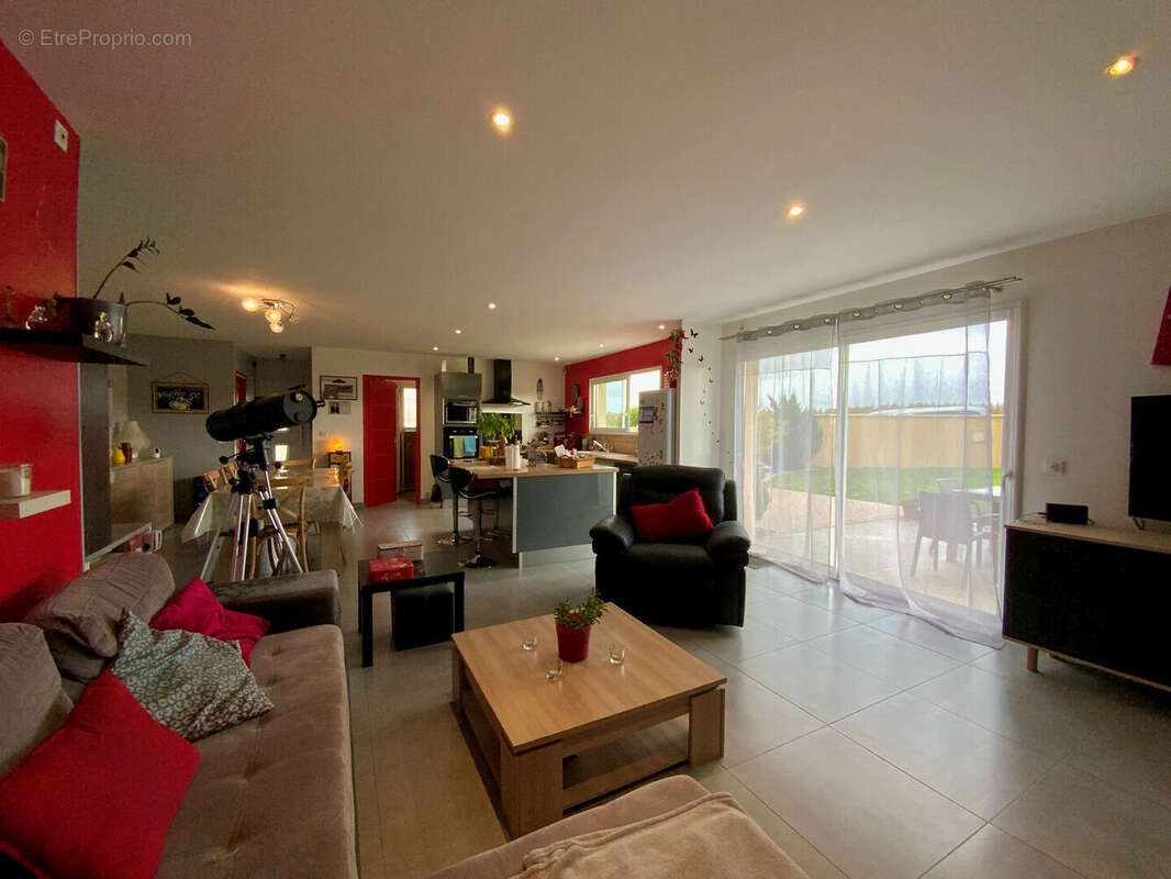 Maison à BARBEZIEUX-SAINT-HILAIRE