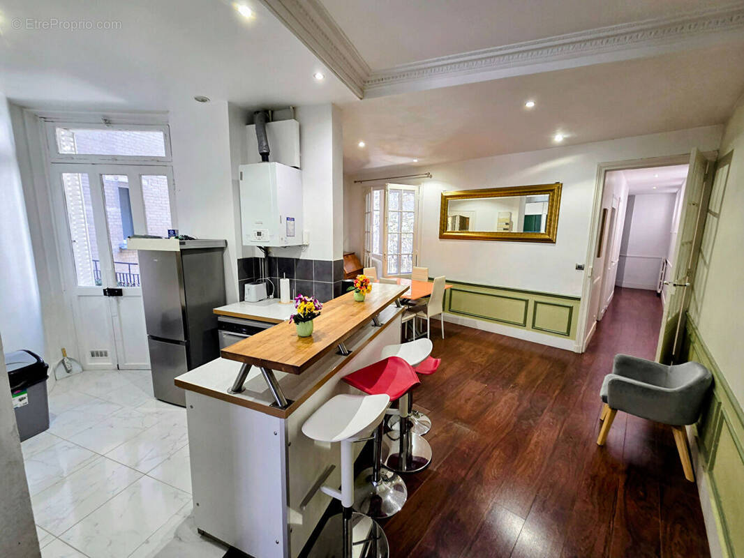 Appartement à PARIS-7E