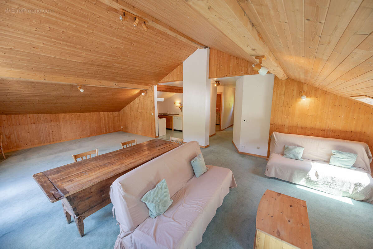 Appartement à LES ALLUES