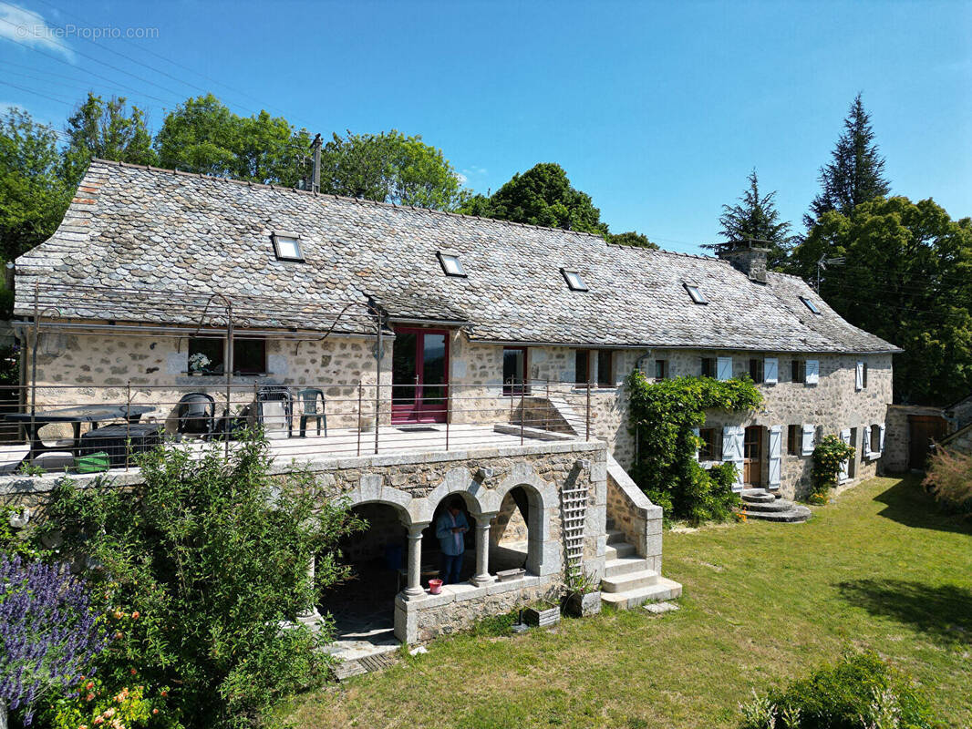 Maison à LE NAYRAC