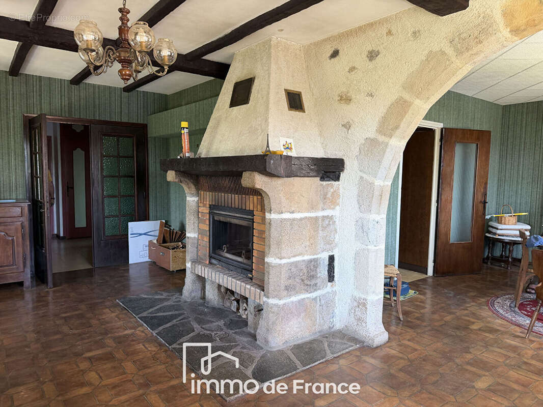 Proche Vallée du LOT- Maison isolée ( 150m2) avec piscine - photo 3