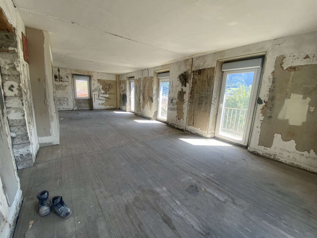 Sallanches T4 plateau de 83 m2 315000€ - photo 2