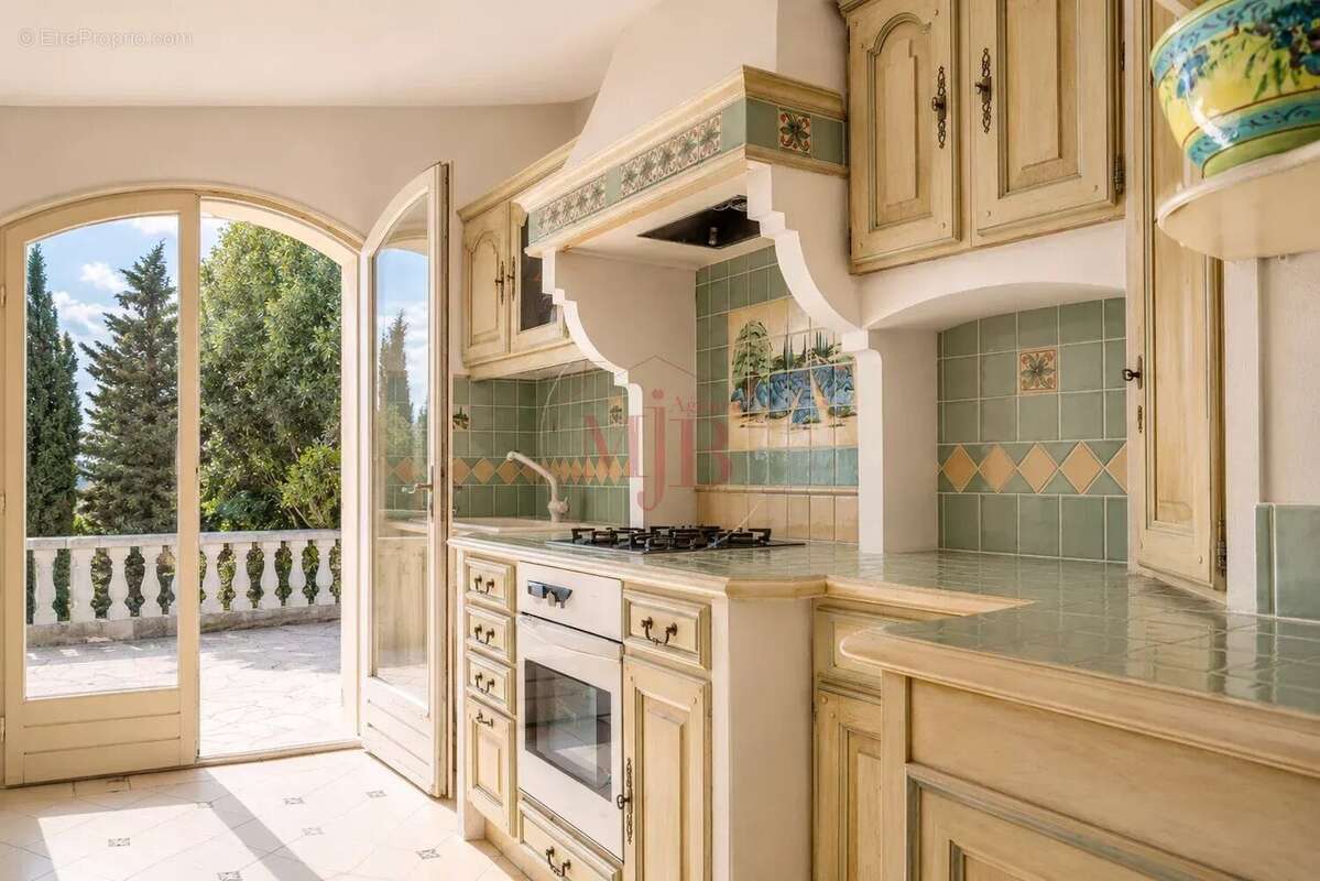 Maison à ROQUEBRUNE-SUR-ARGENS