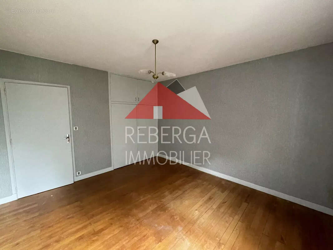 Maison à LABRUGUIERE