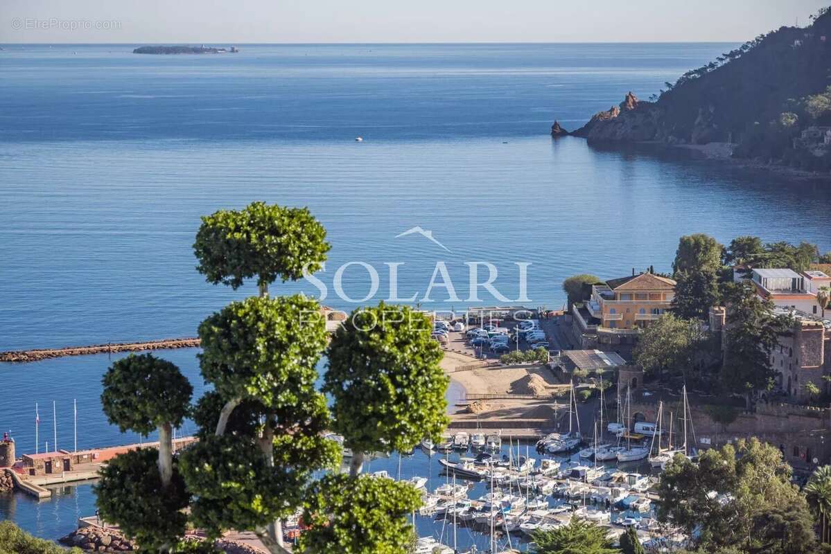 Maison à THEOULE-SUR-MER