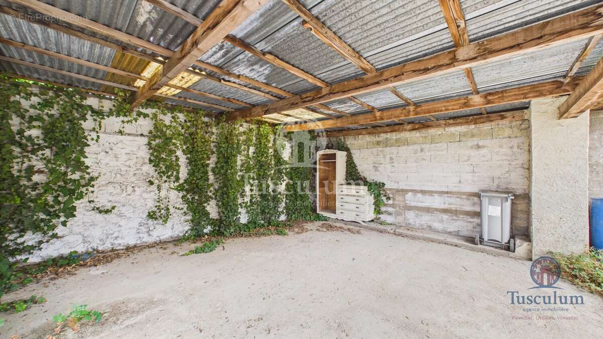 Maison divisée en deux appartements - photo 10