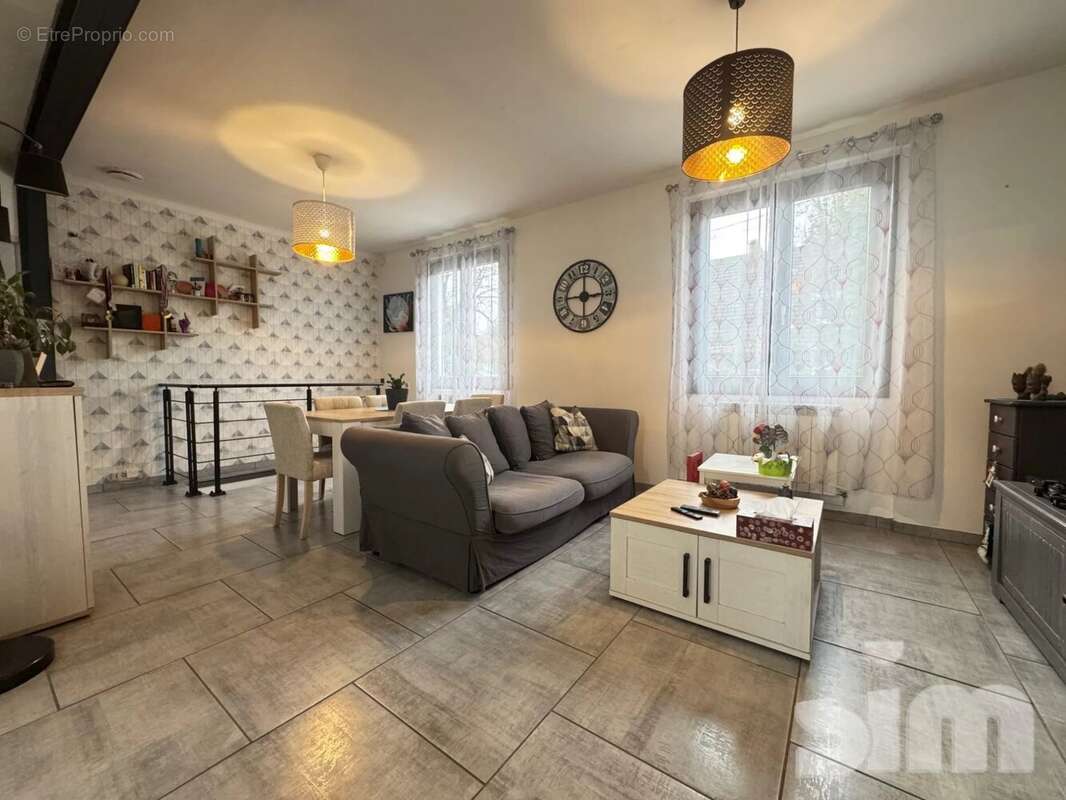 Maison à VAIRES-SUR-MARNE