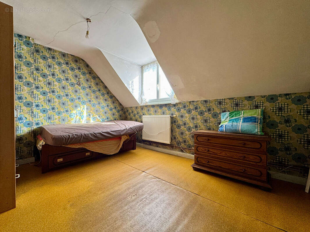 Maison Lozinghem 3 chambres à rafraîchir avec jardin + accès arrière avec garage et  6 places de parkings - photo 8