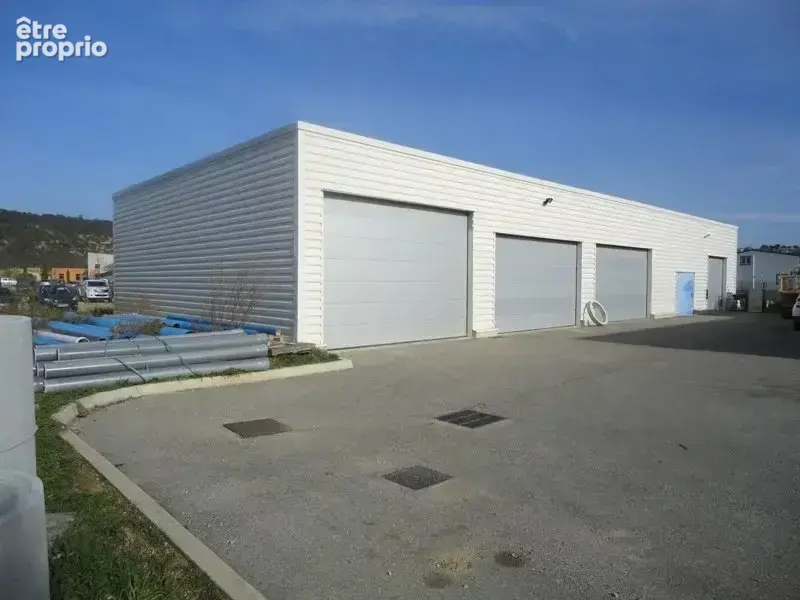Commerce 684 m² à vendre à Greoux-Les-Bains (04800) - photo 9