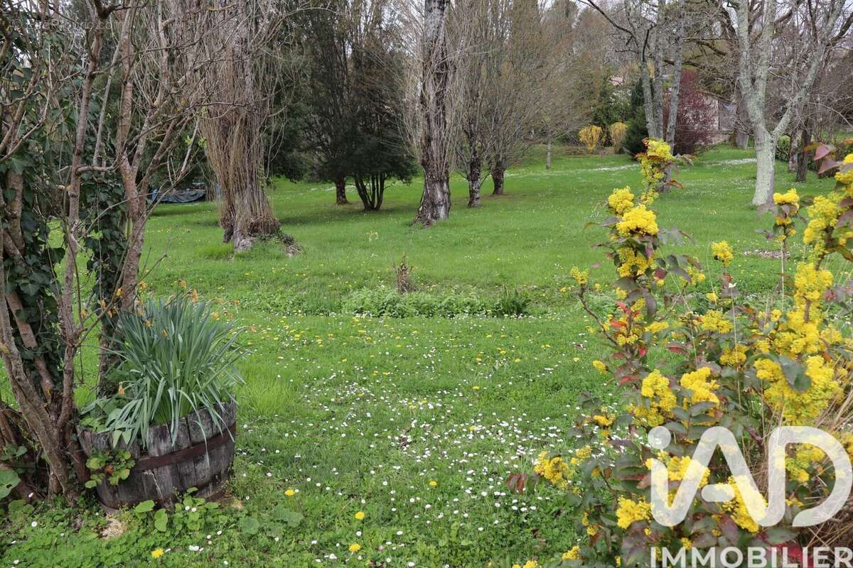Maison 150 m² à Naujan-Et-Postiac  - photo 2