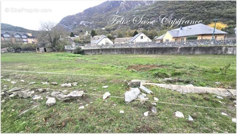 Terrain à vendre  AGOS VIDALOS (65) de 900m2 Secteur recherché , proche Argeles-Gazost et Lourdes - photo 2