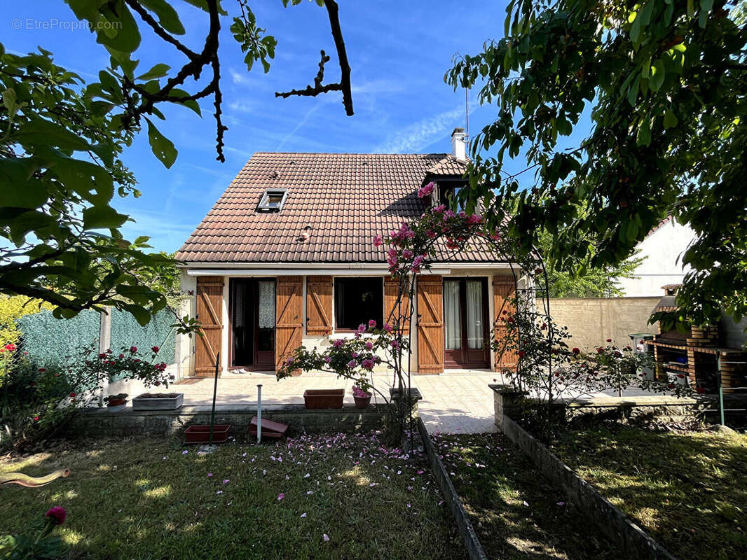 Maison à LES MUREAUX
