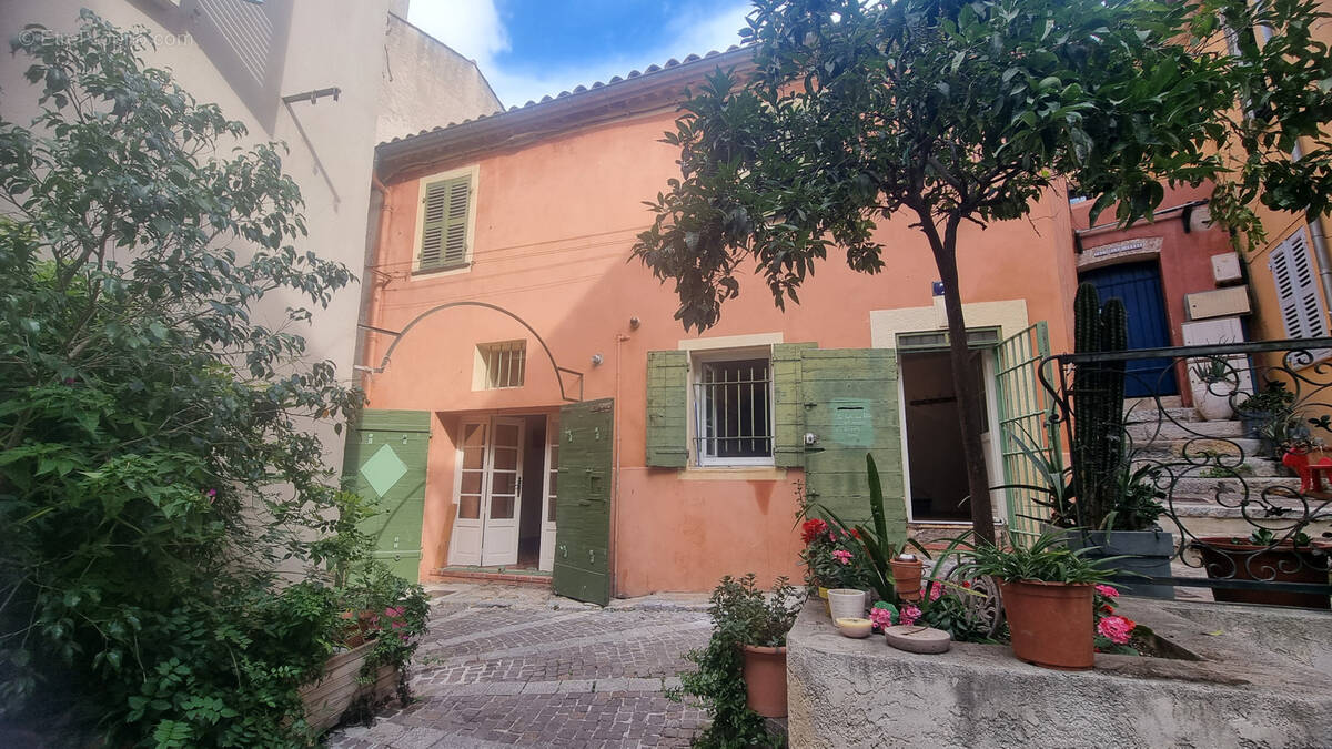 Maison à HYERES