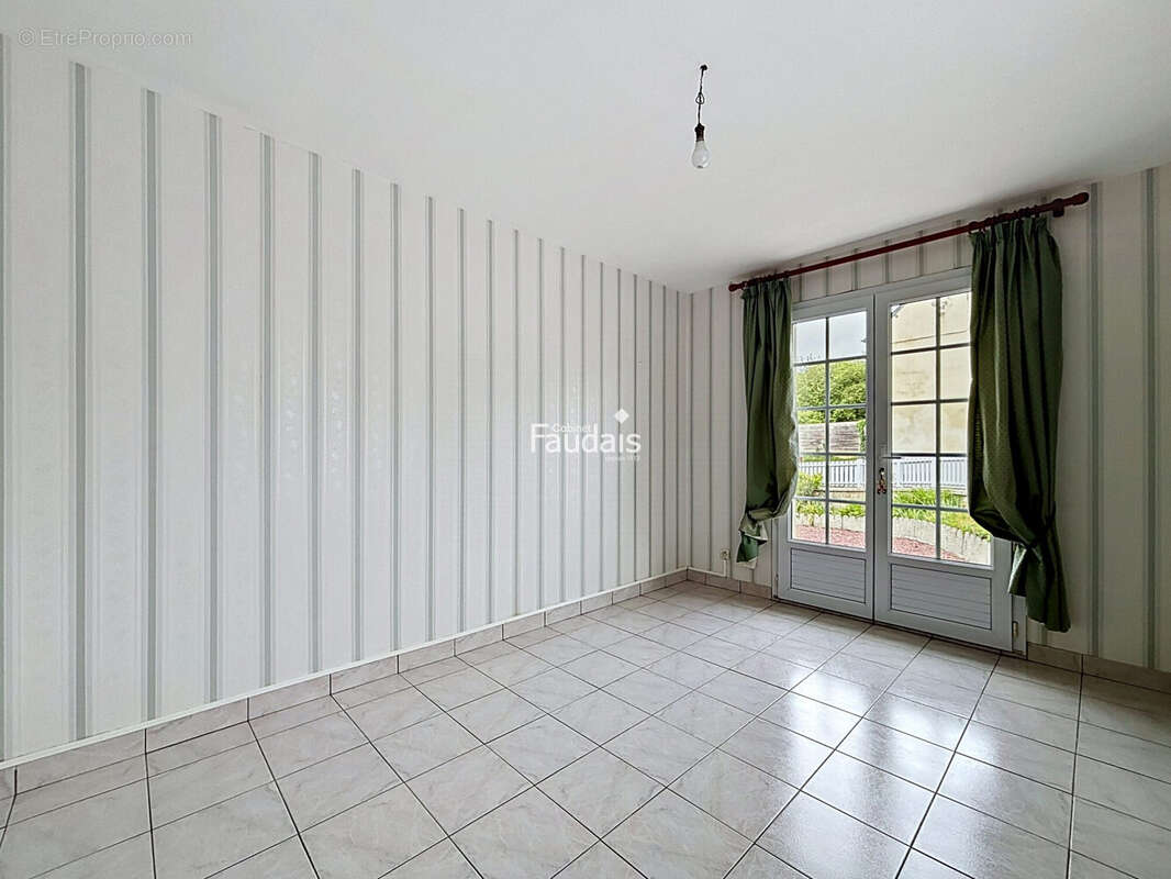 Maison 111 m² à Saint-Germain-D'elle  - photo 8