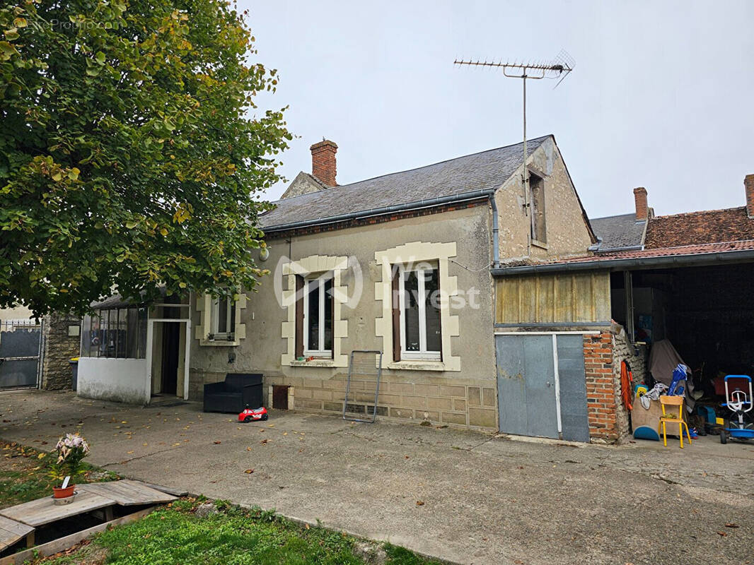 Maison à COURCELLES