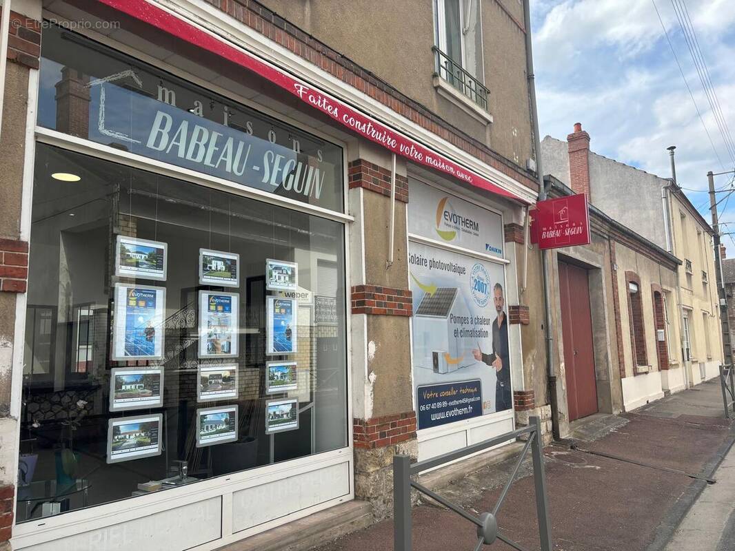 Terrain à COURTENAY