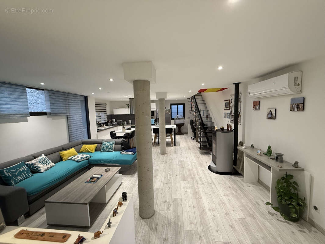 Maison à VILLENEUVE-DE-LA-RAHO