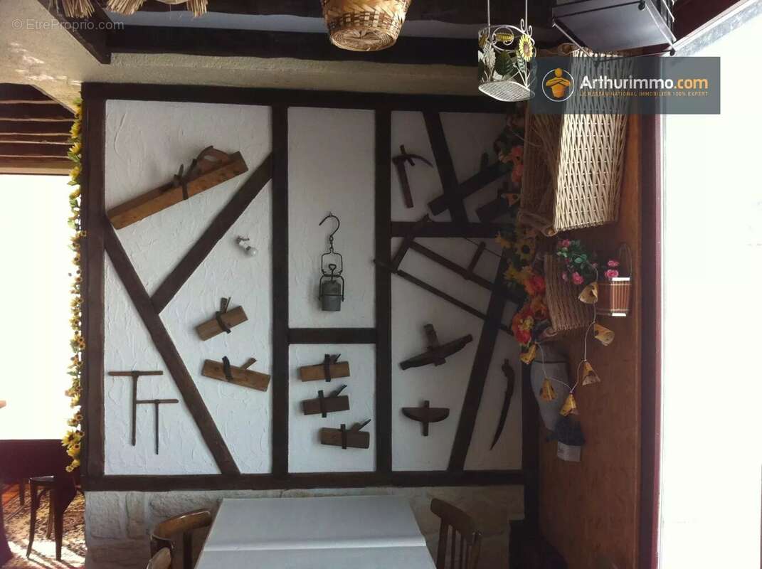 Commerce à MONTFERRIER