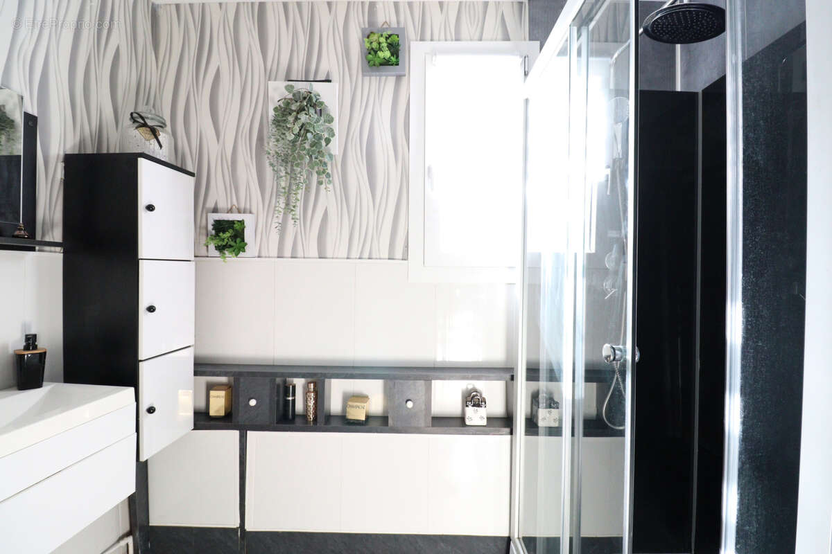 Appartement à SAINT-MARTIN-D'HERES