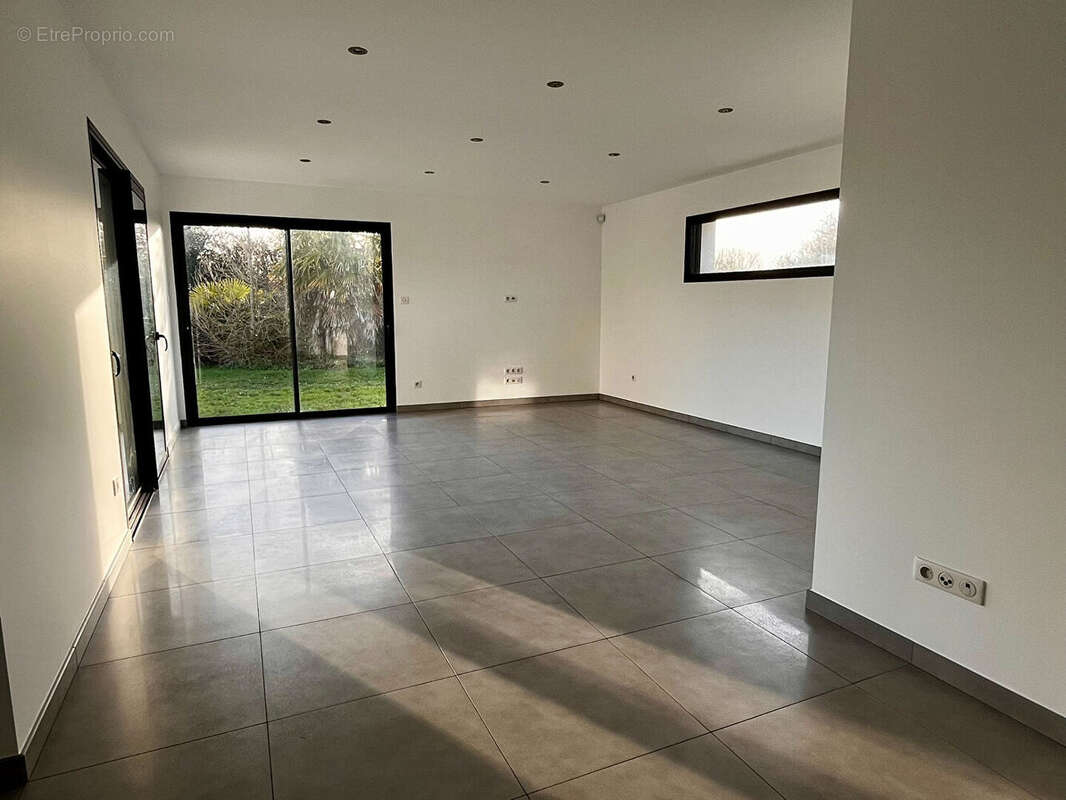 Maison à SAINTE-PAZANNE