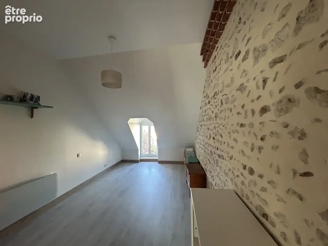 Maison de village, habitable de suite, dépendances, cour, jardinet - photo 8