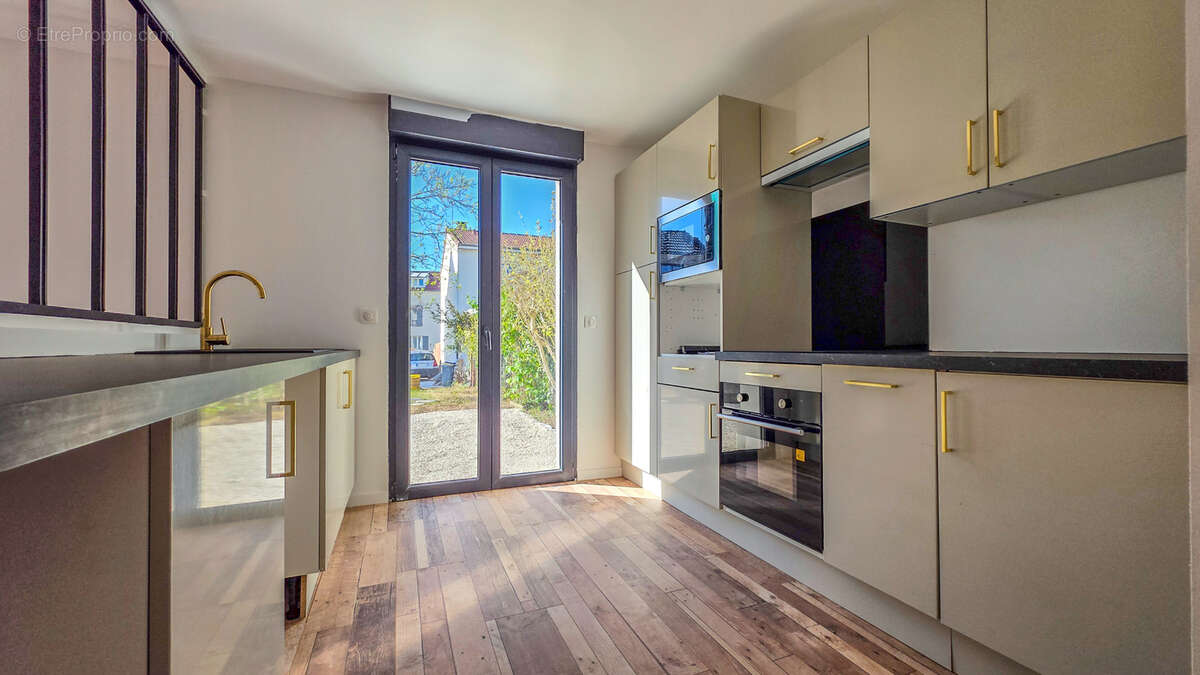 Maison à SARTROUVILLE