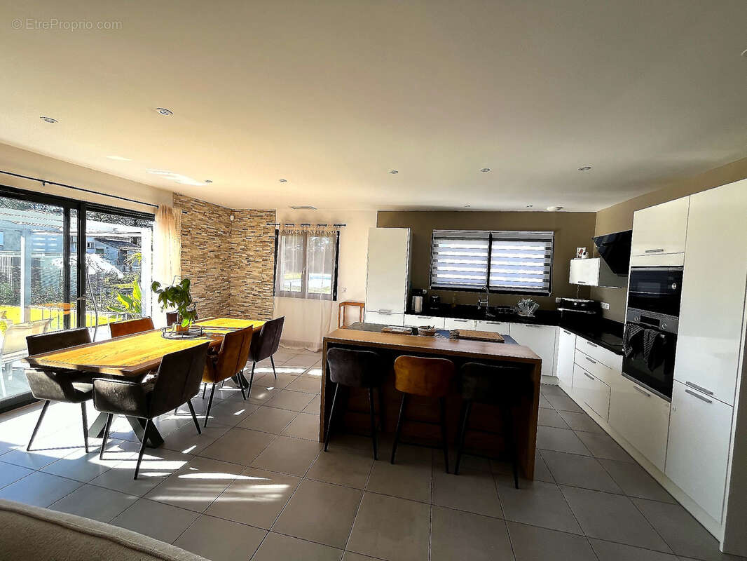 Maison à ALLEGRE-LES-FUMADES