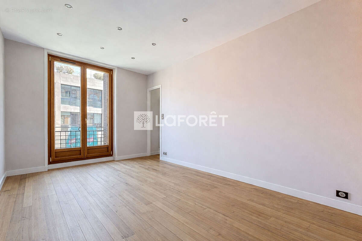 Appartement à SURESNES