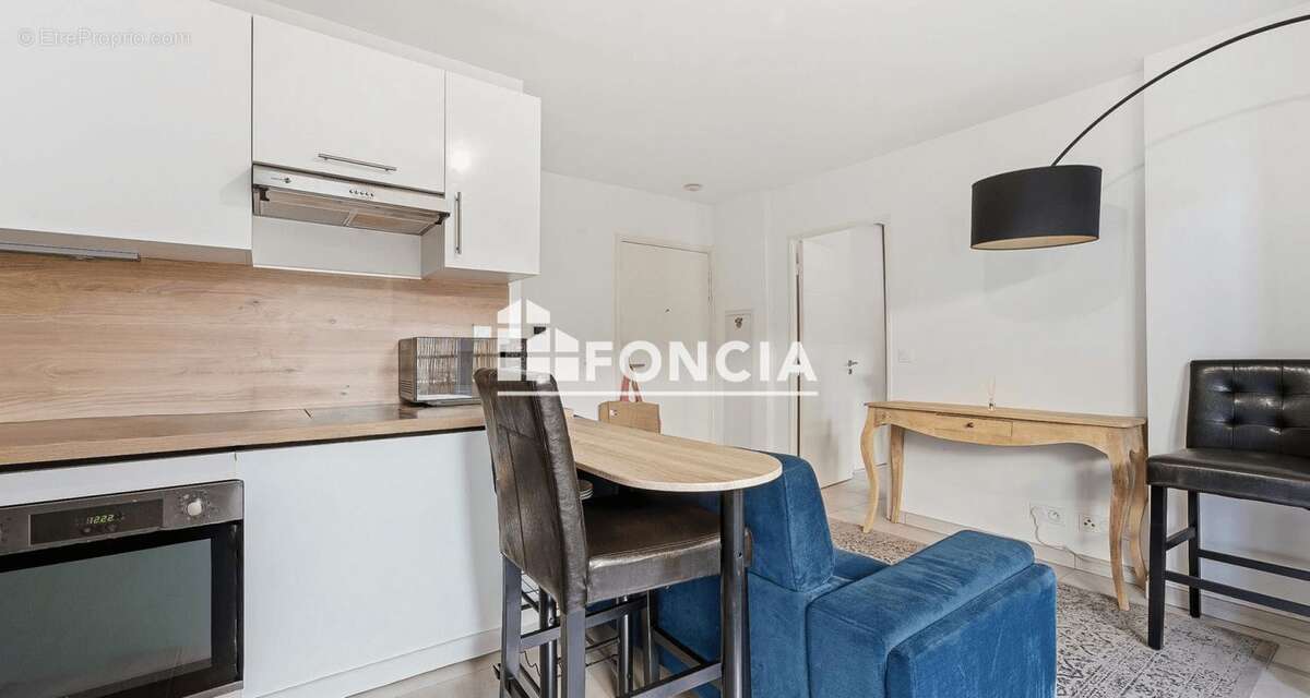 Appartement à SAINT-LAURENT-DU-VAR